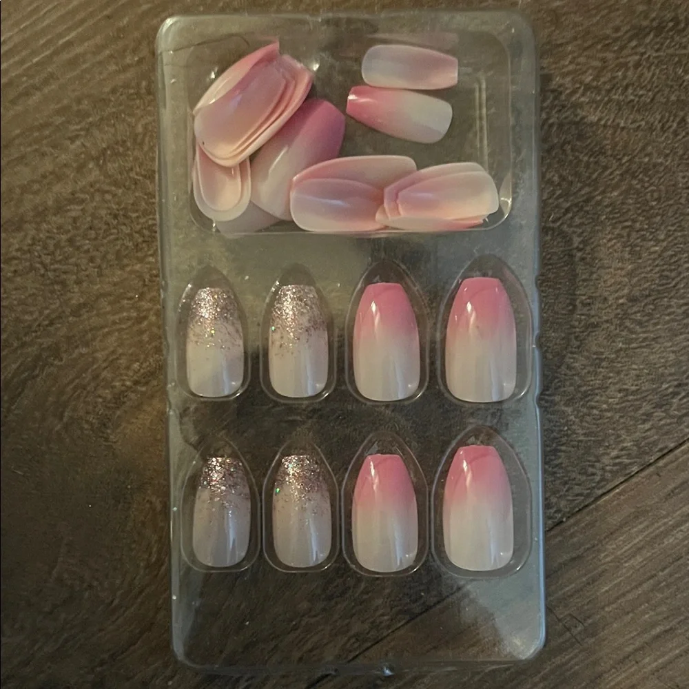 Pink Ombre Glitter Press-On Nails - Picture 2 of 3